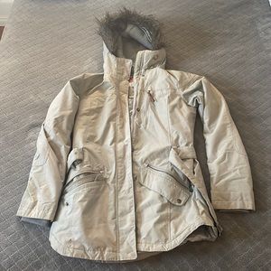 Columbia winter coat. Beige. Size Medium